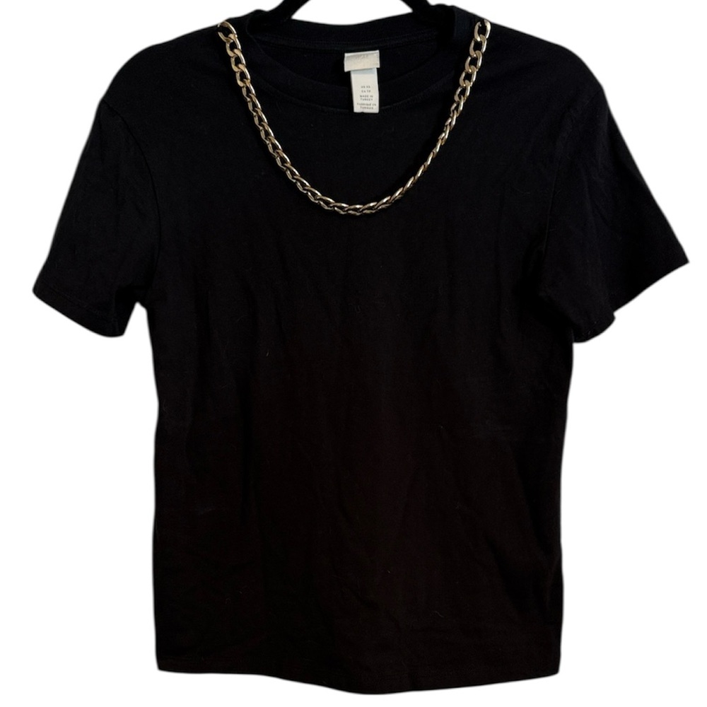 🖤 H&M Black 100% Cotton Tee with Gold Chain Neck Detail